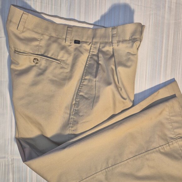 Dockers Men's pleated Khakis in size 36/30 - Picture 11 of 16